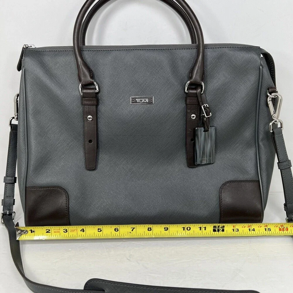 Tumi villa grey